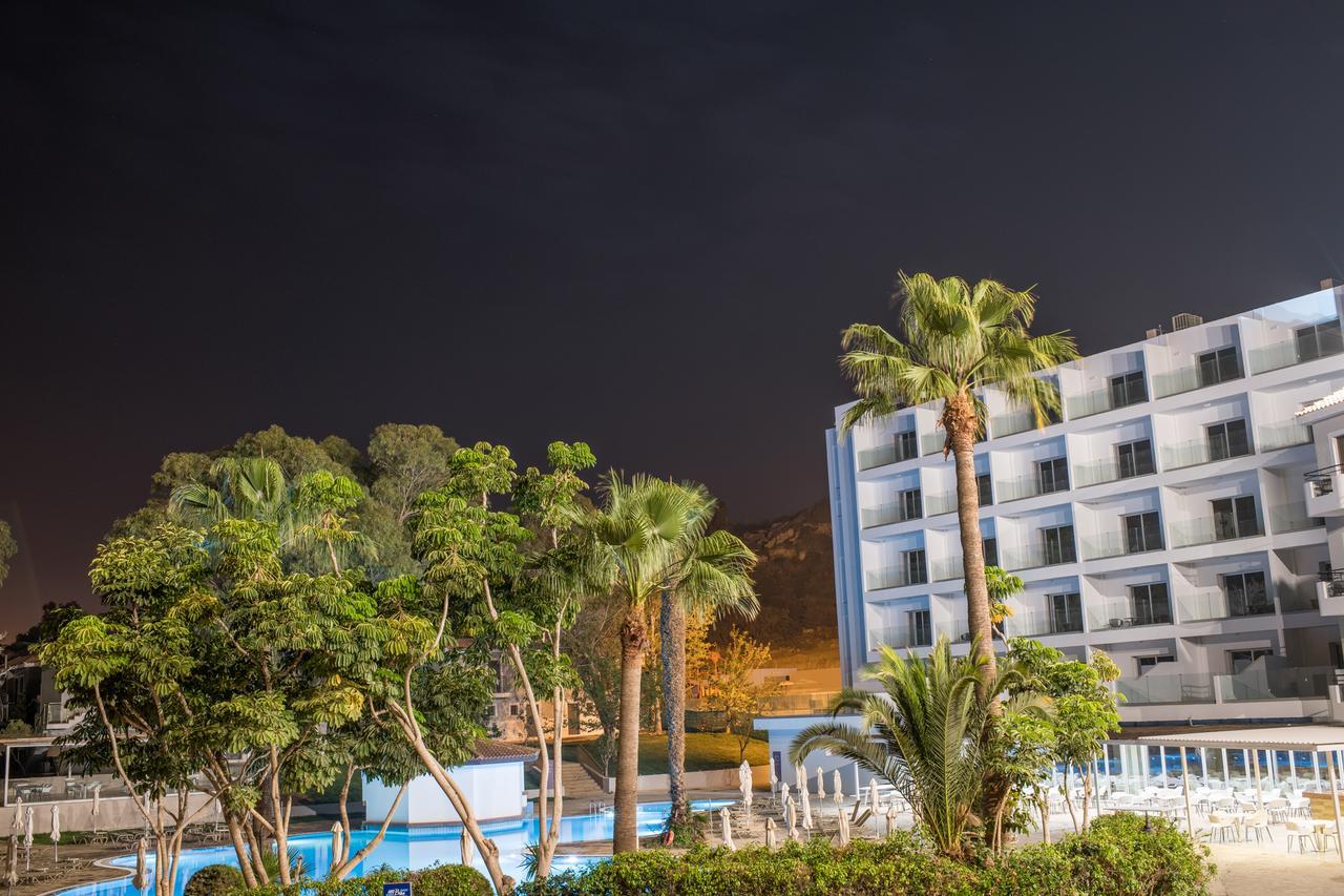Narcissos Waterpark Resort Protaras Bagian luar foto