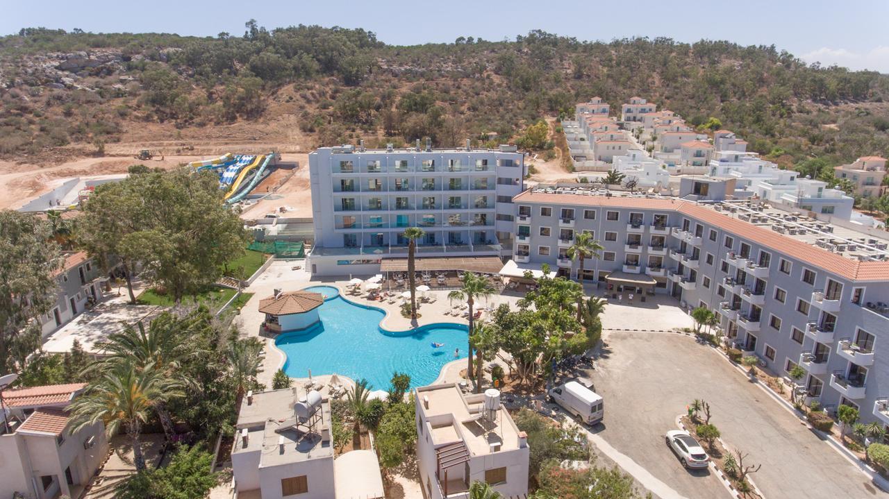 Narcissos Waterpark Resort Protaras Bagian luar foto