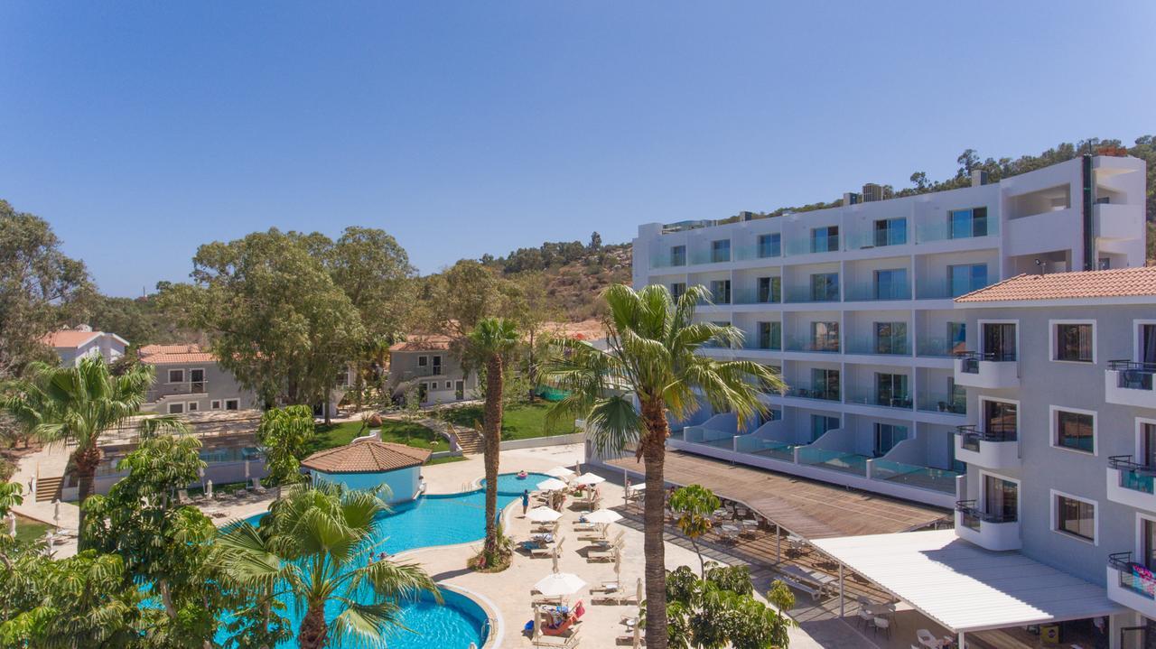 Narcissos Waterpark Resort Protaras Bagian luar foto