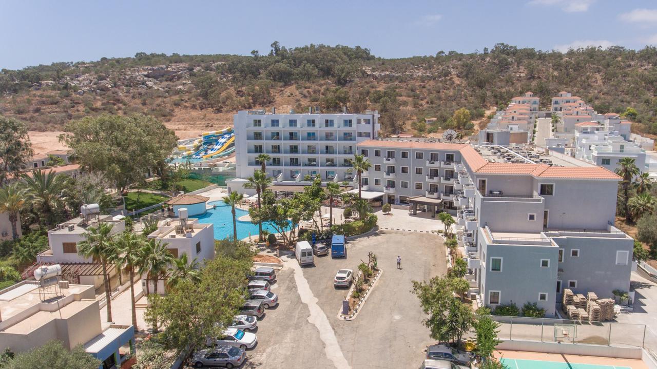 Narcissos Waterpark Resort Protaras Bagian luar foto