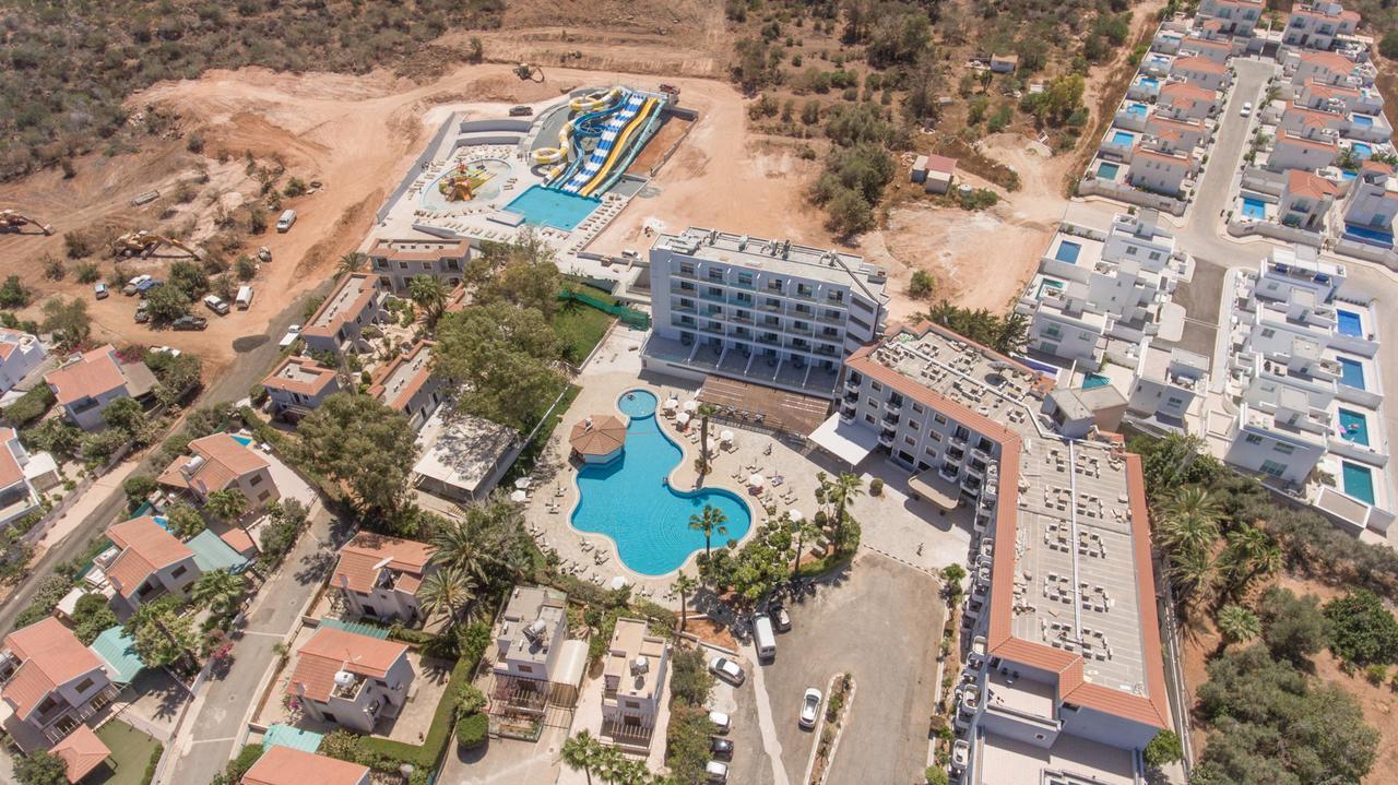 Narcissos Waterpark Resort Protaras Bagian luar foto